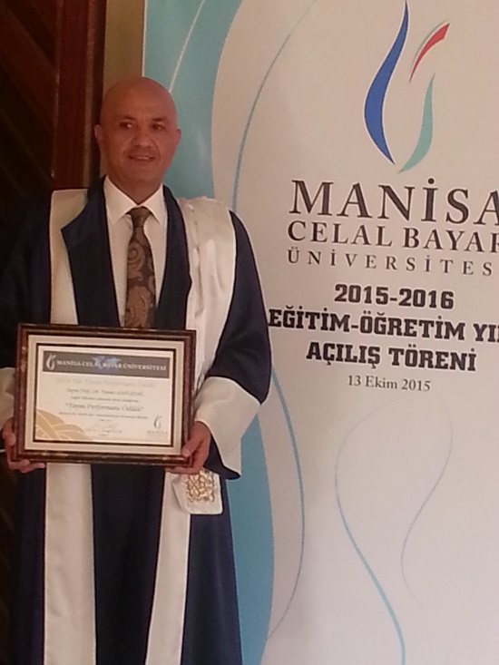 YDÜ DESAM Müdürü Prof.Dr. Tamer Şanlıdağ’a ” Yayın Performans Ödülü”