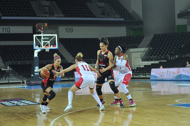 Yakın Doğu Üniversitesi Kadın Basketbol Takımı Koçu ve Kaptanı AGÜ Kayseri Maçını Değerlendirdi