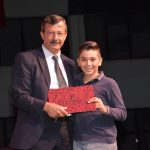 Yakın Doğu İlkokulu 2015-2016 Öğretim Yılı Mezunlarını Verdi