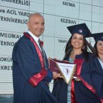Yakın Doğu Üniversitesi Sağlık Bilimleri Meslek Yüksekokulu Mezunları Diplomalarını Aldı