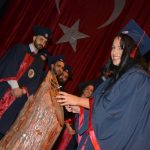 YDÜ Diş Hekimliği Mezunları Hekimlik Yemini Ederek Diplomalarını Aldı