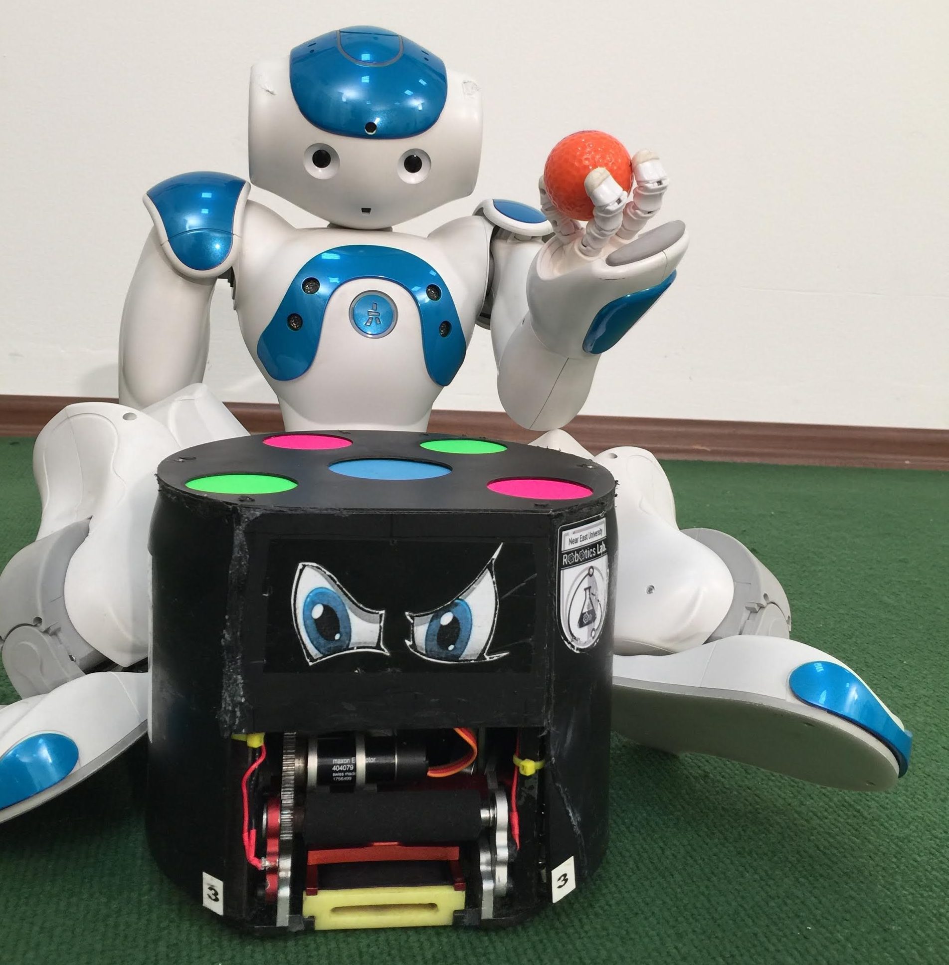 NEUIslanders Robot Futbol Takımı Dünya Kupası için Son Hazırlıklarını Yapıyor