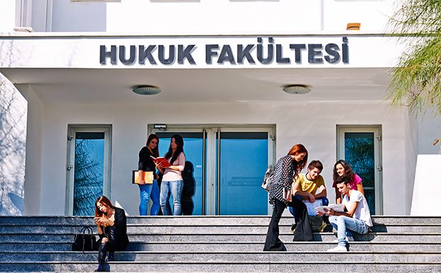 yakin dogu universitesi