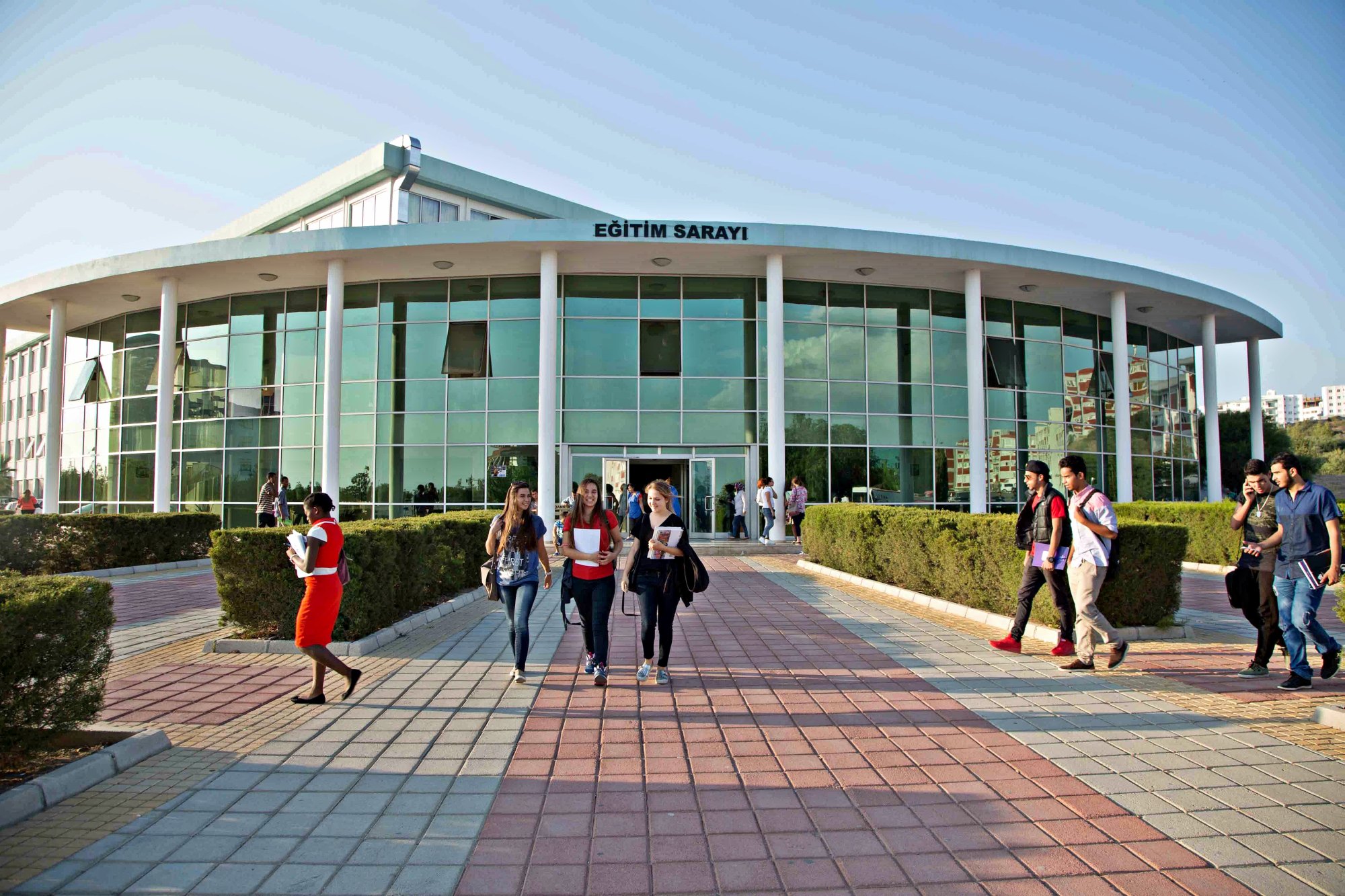 yakin dogu universitesi