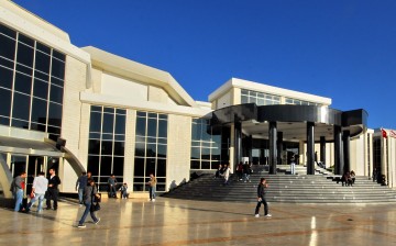 Kıbrıs Halkına Ve Öğrencisine Açık Ücretsiz Kullanım Sağlayan YDÜ’nün En Büyük İftiharı Olan Büyük Kütüphanesi’ndeki Kitap Sayısı 1.5 Milyona Ulaştı