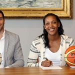 Düzenlenen İmza Töreniyle Angelica ROBINSON Yakın Doğu Üniversitesi Ailesine Katıldı Düzenlenen İmza Töreniyle Angelica ROBINSON Yakın Doğu Üniversitesi Ailesine Katıldı