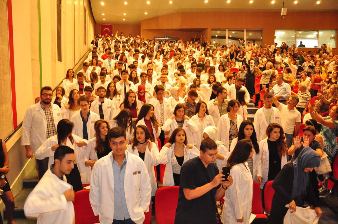 Yakın Doğu Üniversitesi Beyaz Önlük Giyme Töreni Yoğun Katılımla Gerçekleştirildi