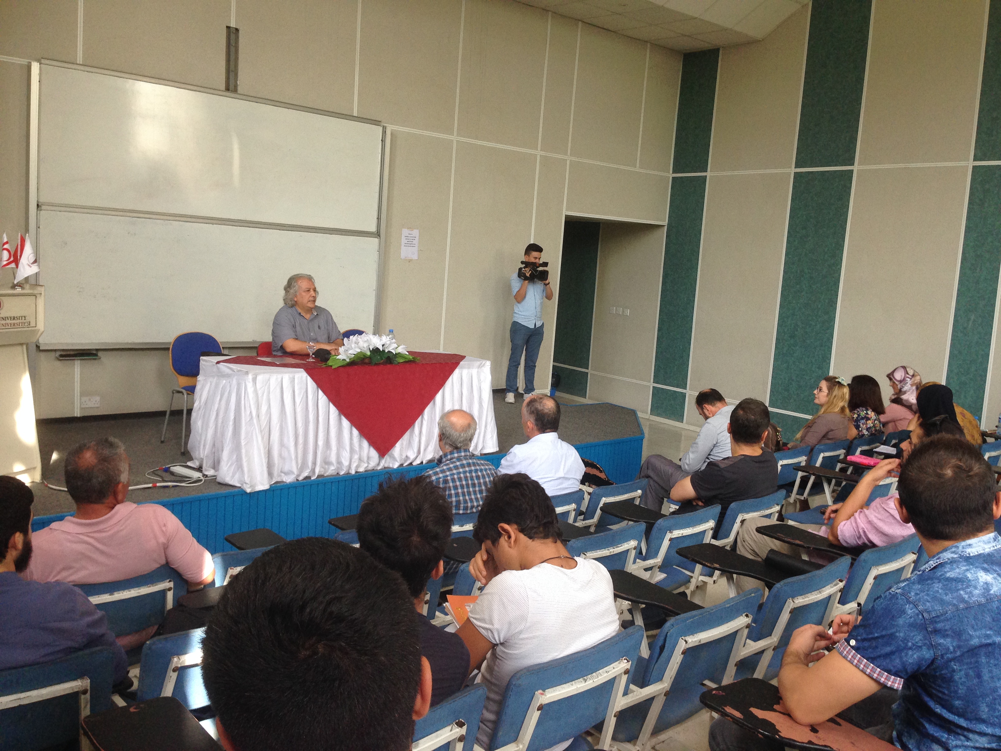 Yakın Doğu Üniversitesi İlahiyat Fakültesi Prof. Dr. Gürbüz DENİZ’i Konuk Etti Yakın Doğu Üniversitesi İlahiyat Fakültesi Prof. Dr. Gürbüz DENİZ’i Konuk Etti