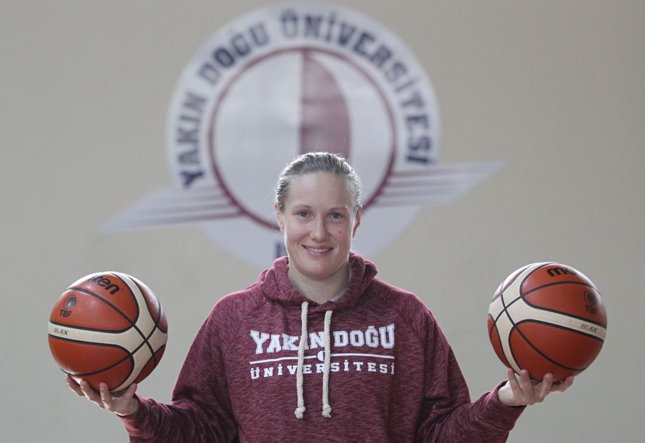 YDÜ Kadın Basketbol Takımı Oyun Kurucusu Elin ELDEBRINK: “Sahada Akıllı ve Güçlü Olmak Lazım”