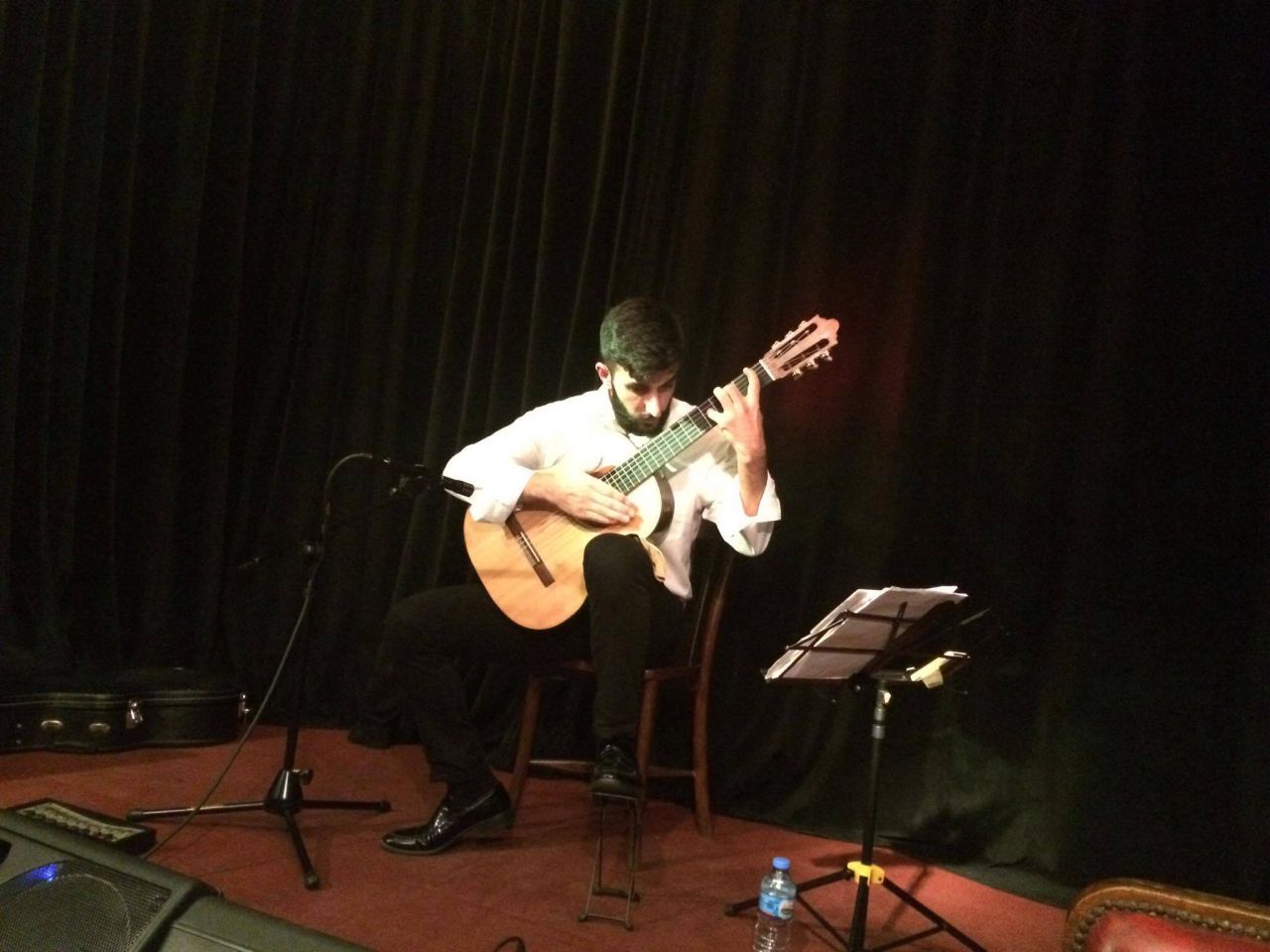 YDÜ Müzik Öğretmenliği Anabilim Dalı Yüksek Lisans öğrencisi Murat ALİHAN’dan Türkiye’de Gitar Resitali
