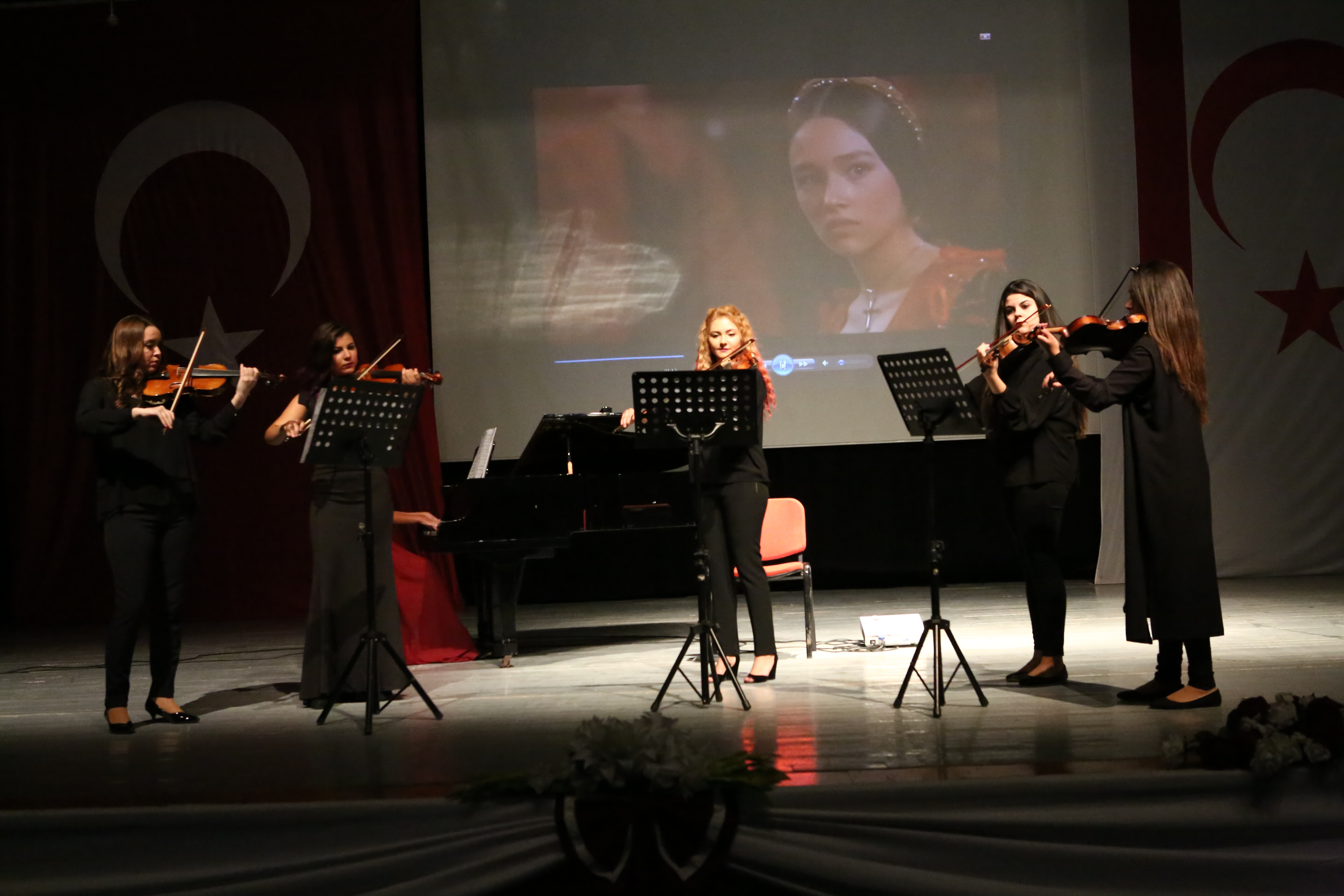 Yakın Doğu Üniversitesi Müzik Öğretmenliği Bölümünden Romantik “Sonbahar” Konseri