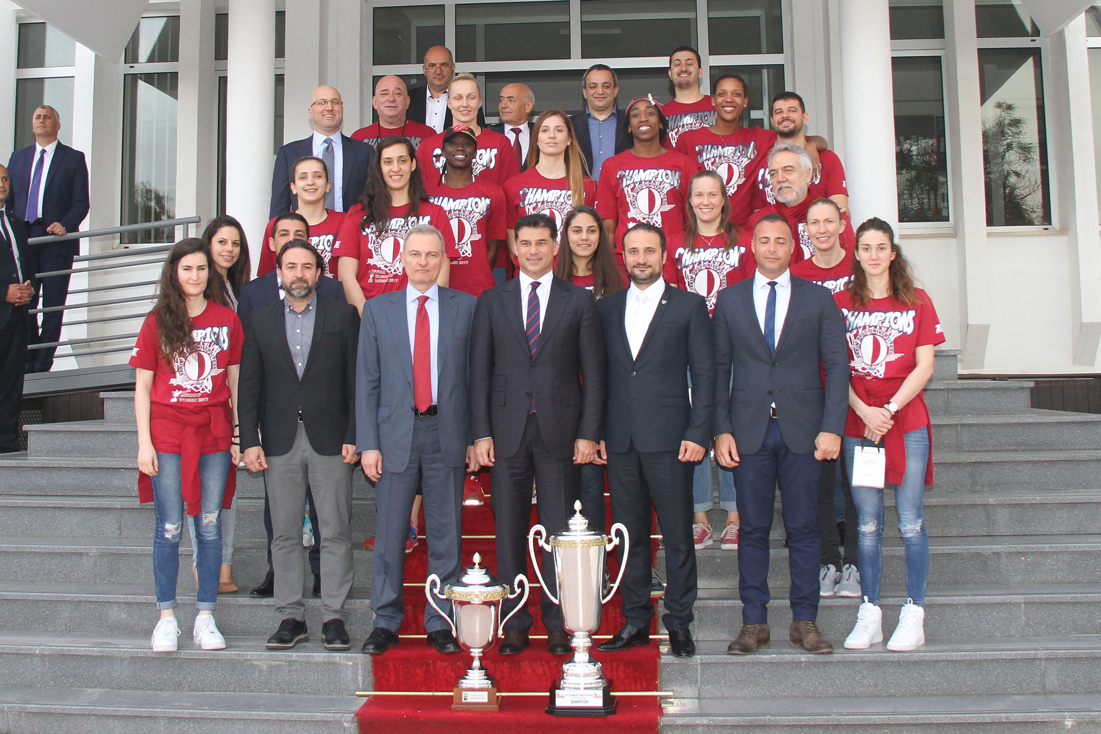 Başbakan Özgürgün, EuroCup Şampiyonu Yakın Doğu Üniversitesi Kadın Basketbol Takımı’nı Kabul Etti