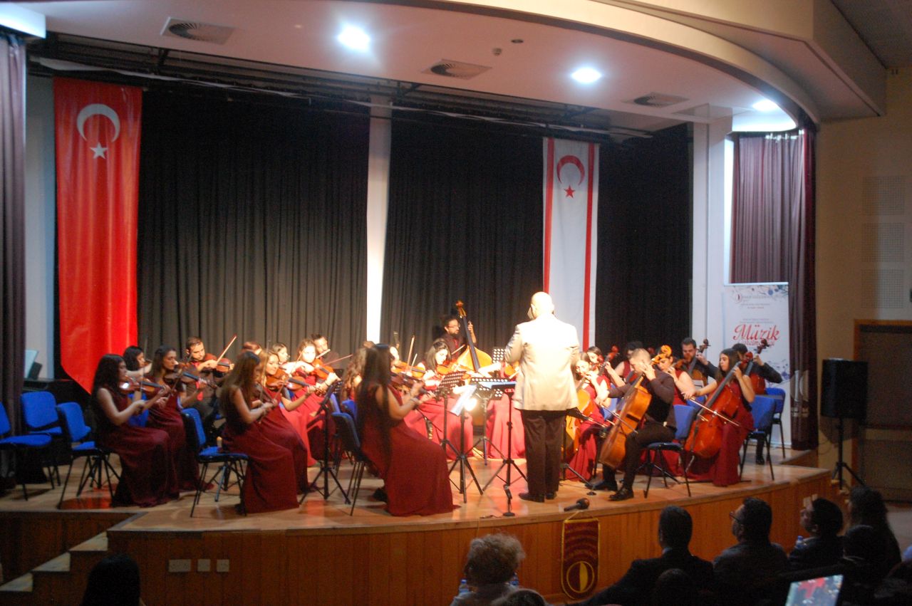 Yakın Doğu Üniversitesi Atatürk Eğitim Fakültesi Güzel Sanatlar Eğitimi Bölümü Müzik Öğretmenliği Anabilim Dalı İlk Mezunlar Konseri Gerçekleştirildi