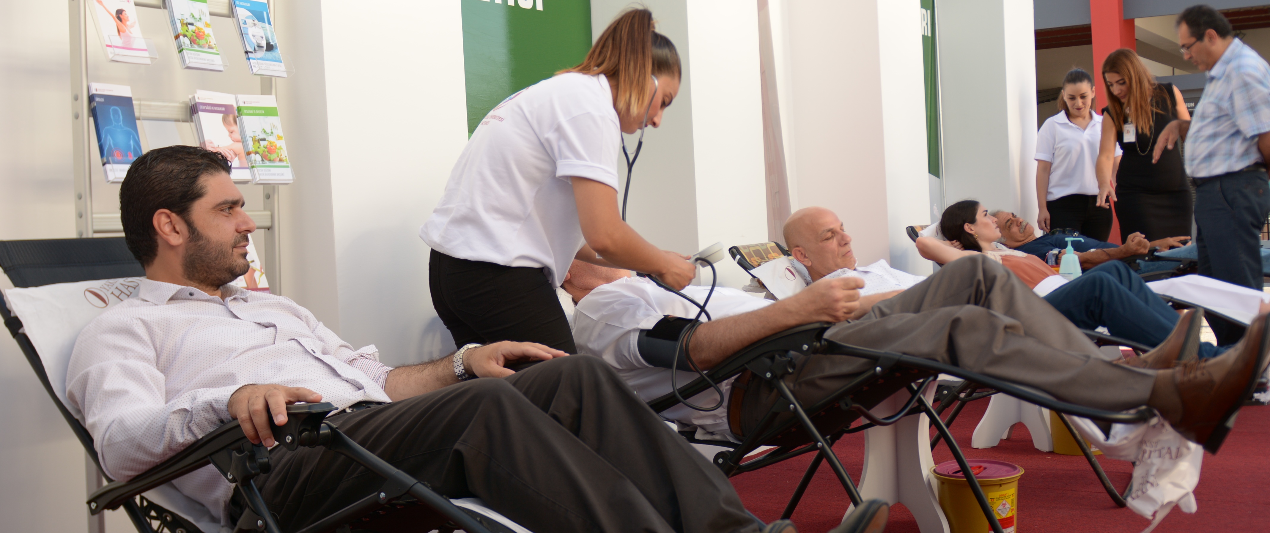 Yakın Doğu Üniversitesi Hastanesi Fuar Alanında Kan Bağışı, Can Bağışı Kampanyası Başlattı