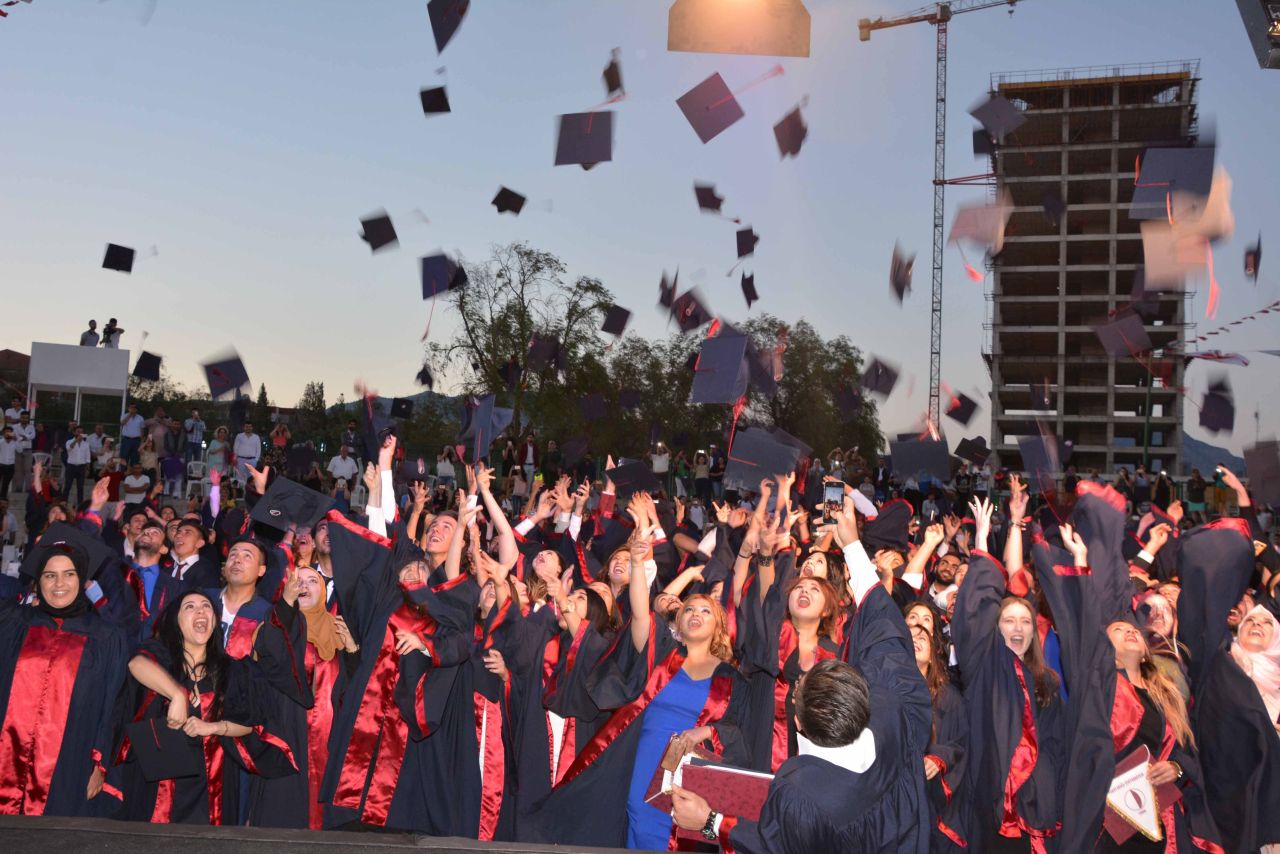 yakin dogu universitesi