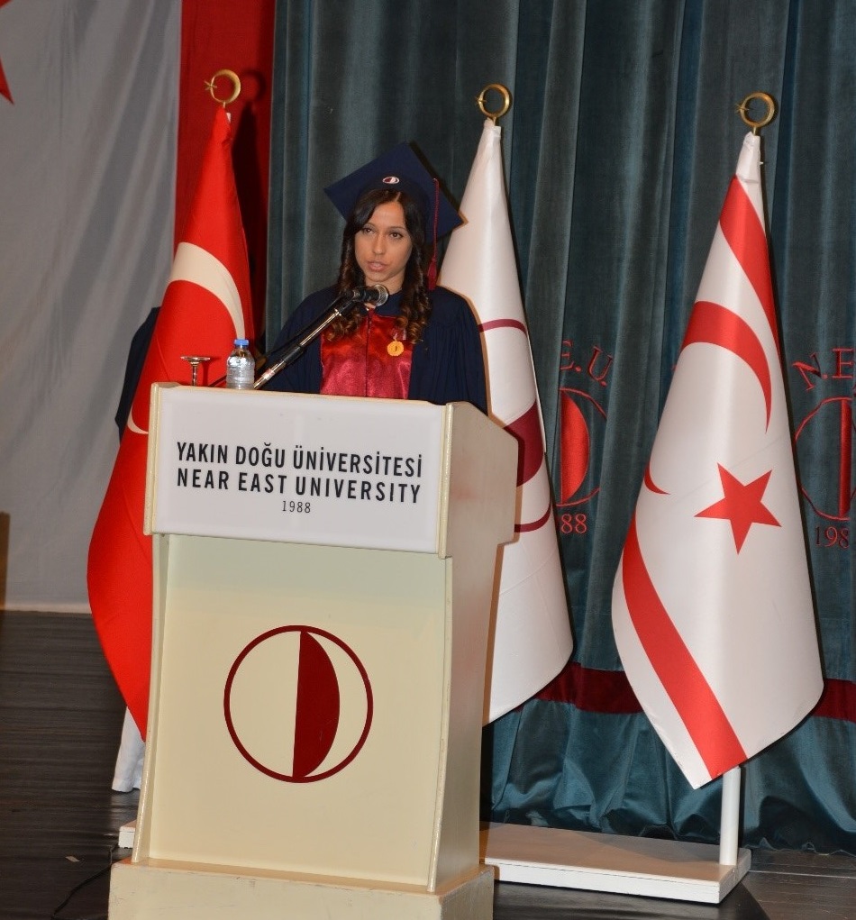 Yakın Doğu Üniversitesi Fen-Edebiyat Fakültesi Mezunları Düzenlenen Törenle Diplomalarını Aldı