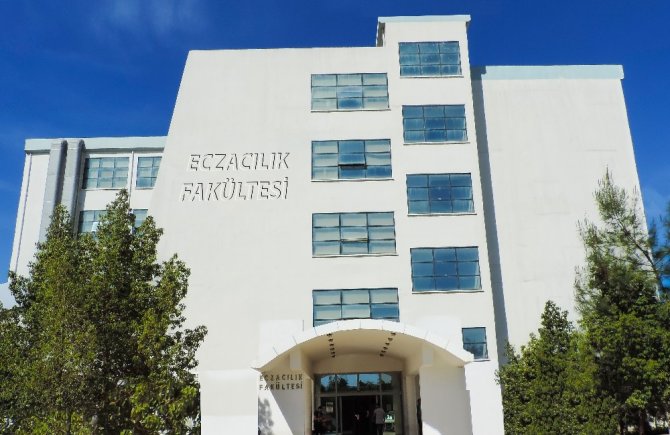 Türkiye ve Kuzey Kıbrıs’taki Eczacılık Fakültelerinde Okuyan Öğrenciler Yakın Doğu Üniversitesi Hastanesi Eczanesinde Staj Yapabilecek