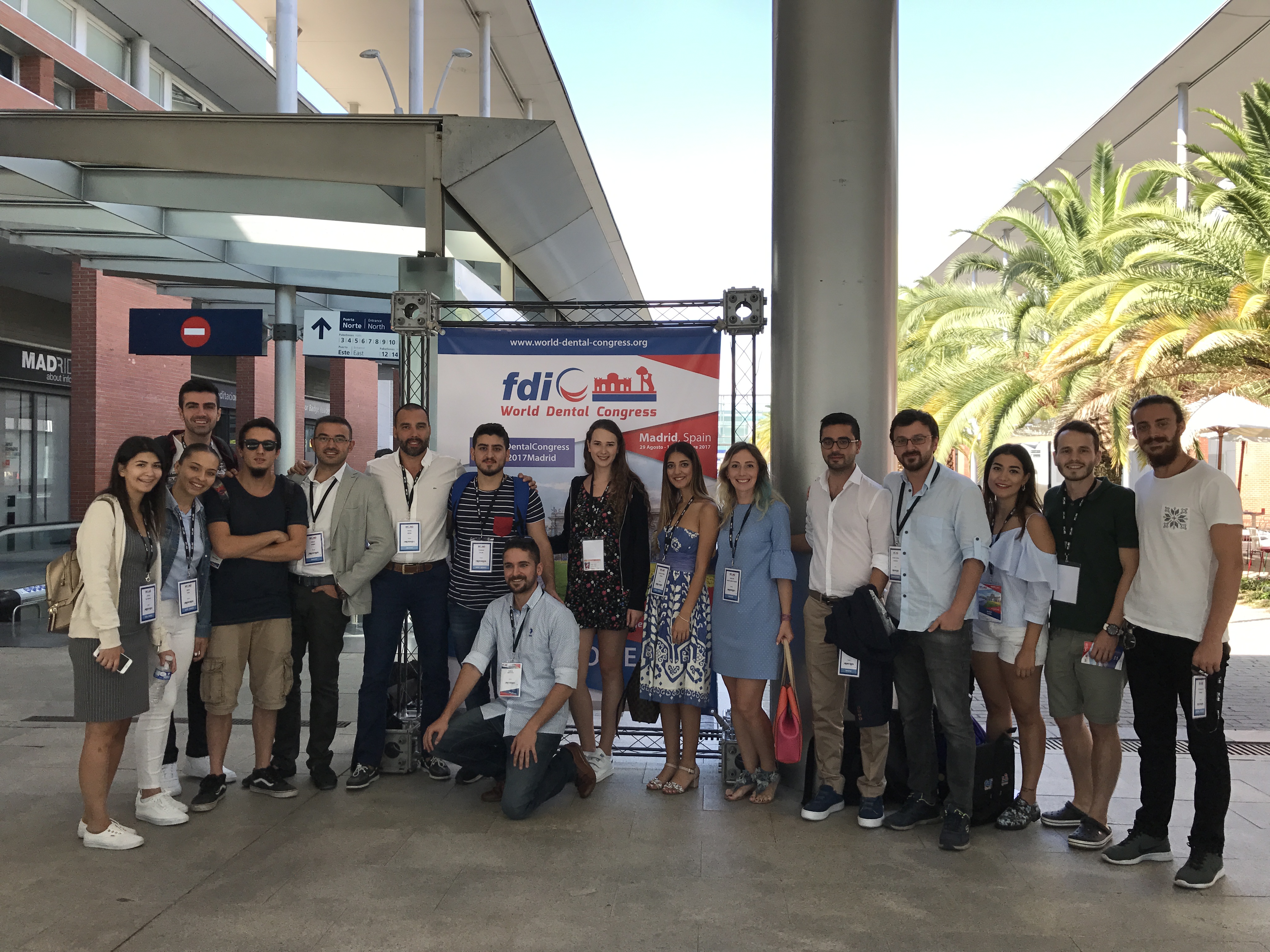 Kuzey Kıbrıs Türk Cumhuriyeti Yakın Doğu Üniversitesi’nin Katılımı İle Madrid’de Düzenlenen Uluslararası Diş Hekimliği Kongresinde Temsil Edildi