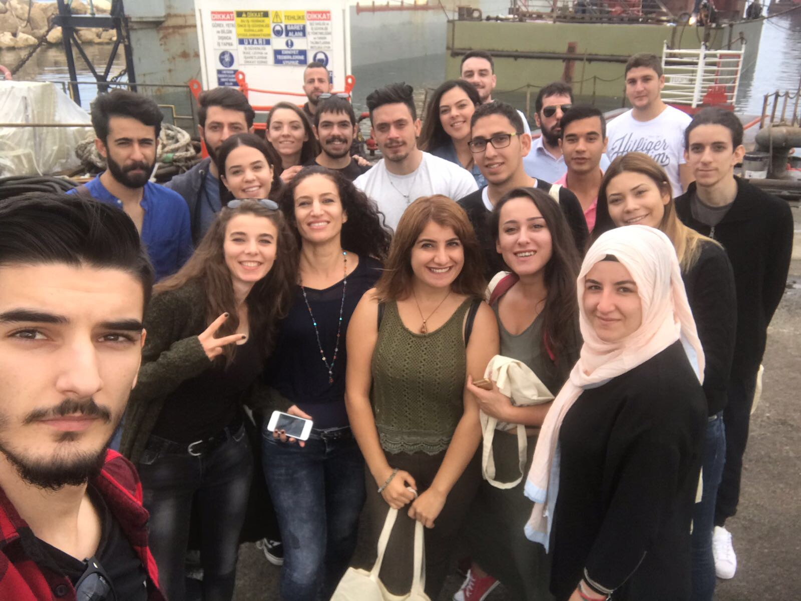 Yakın Doğu Üniversitesi İletişim Fakültesi Halkla İlişkiler ve Tanıtım Bölümü Öğrencileri Kuzey Kıbrıs’ın Tek Tersanesine Eğitim Gezisi Düzenledi