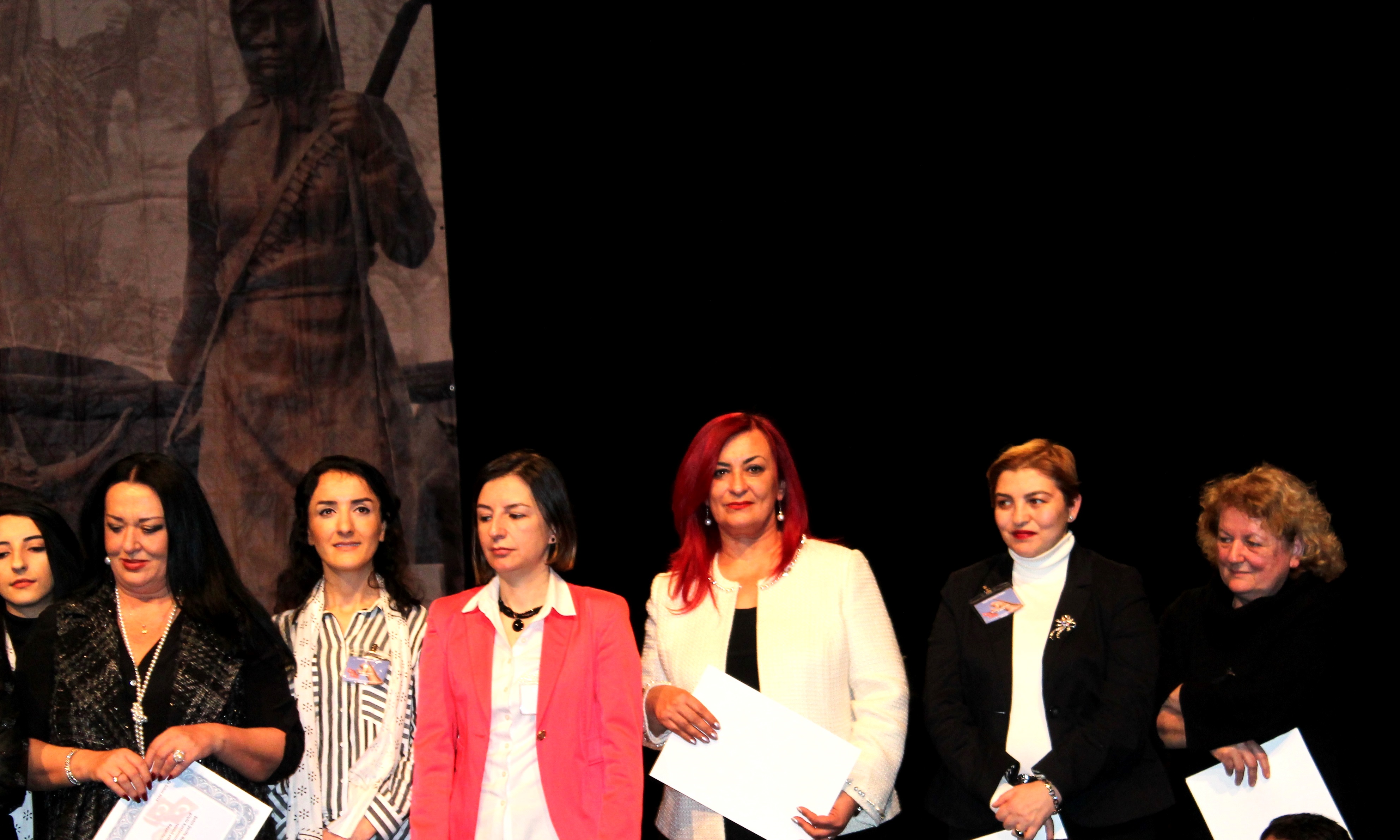 Yakın Doğu Üniversitesi Eczacılık Fakültesi Öğretim Üyesi Yrd. Doç. Dr. Necla Tuzcuoğlu, ”Başarılı 50 Kadın Arasında”