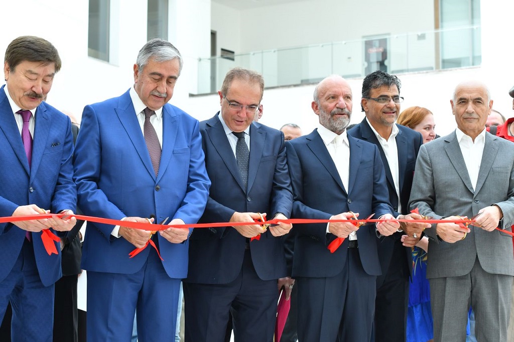 Yakın Doğu Üniversitesi TÜRKSOY Ressamlar Sergisi Cumhurbaşkanı Mustafa Akıncı’nın Katılımıyla Açıldı