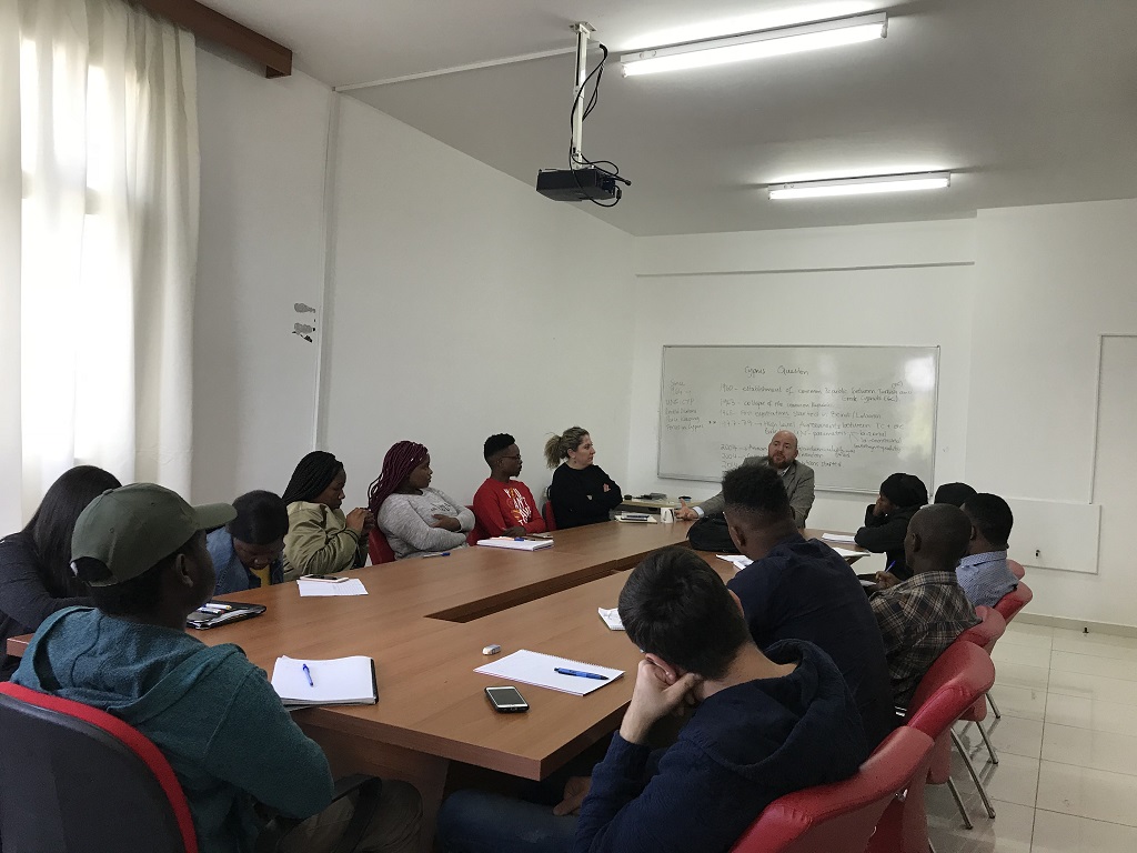 Yakın Doğu Üniversitesi Öğrencileri Kıbrıs Uyuşmazlığını ve Müzakere Süreçlerini Yuvarlak Masa Toplantısı ile Düzenleyerek Değerlendirdi…