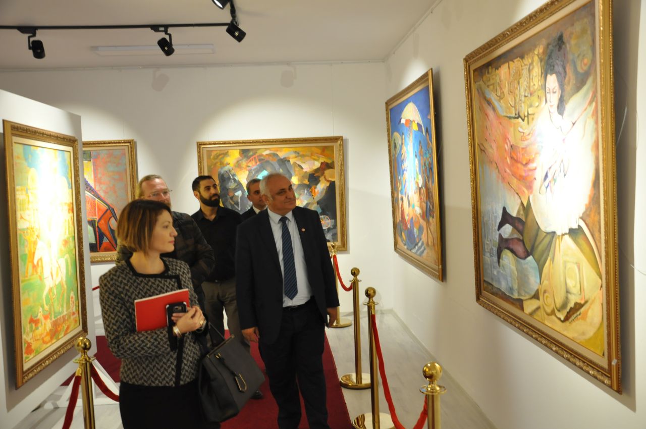 Merkez Kaymakamı Ahmet Arslan, Kıbrıs Modern Sanat Müzesi ile Kıbrıs Sanat Merkezi’nde Bulunan Cumhuriyet Sergisi’ni Ziyaret Etti