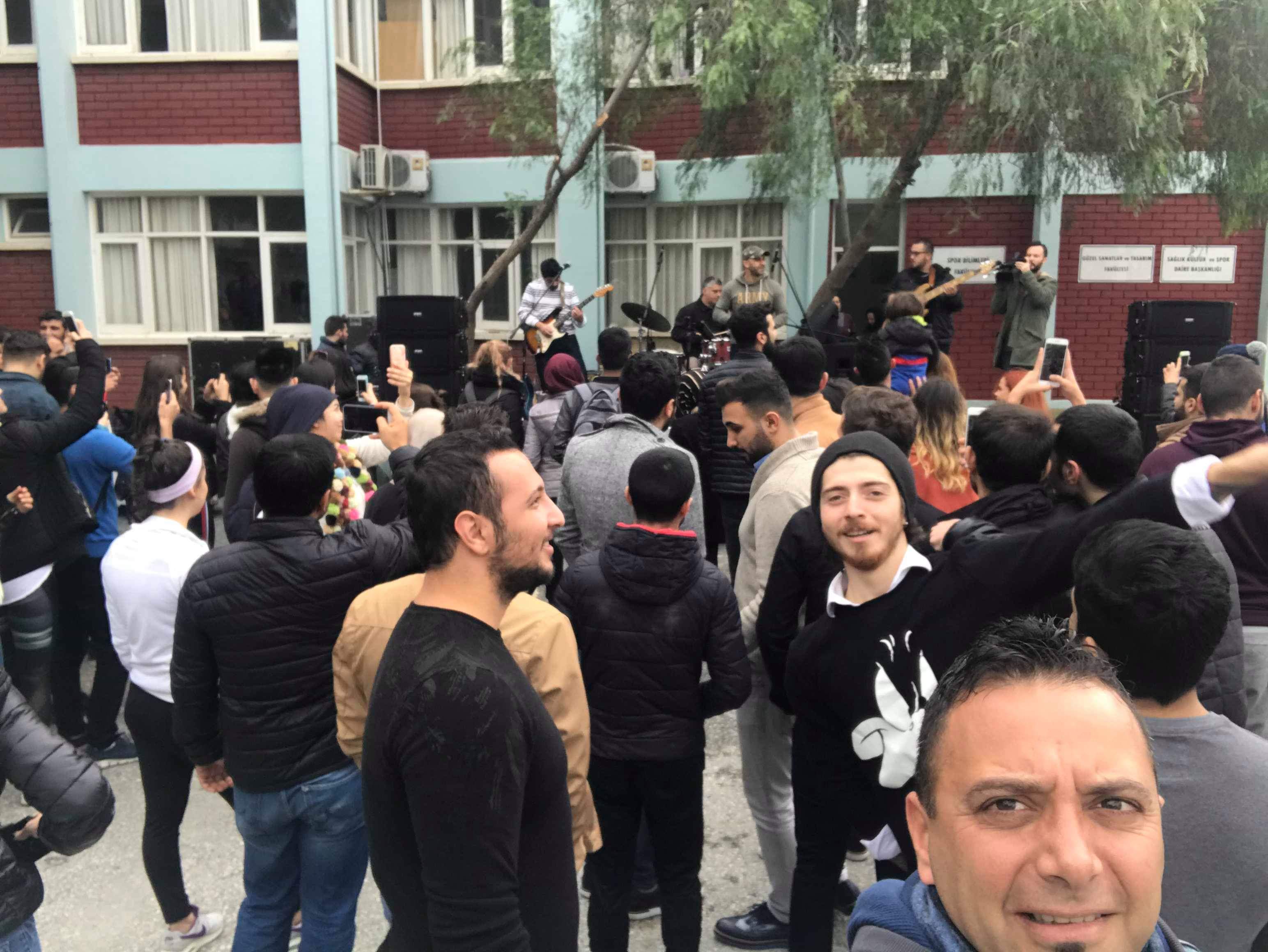 yakin dogu universitesi