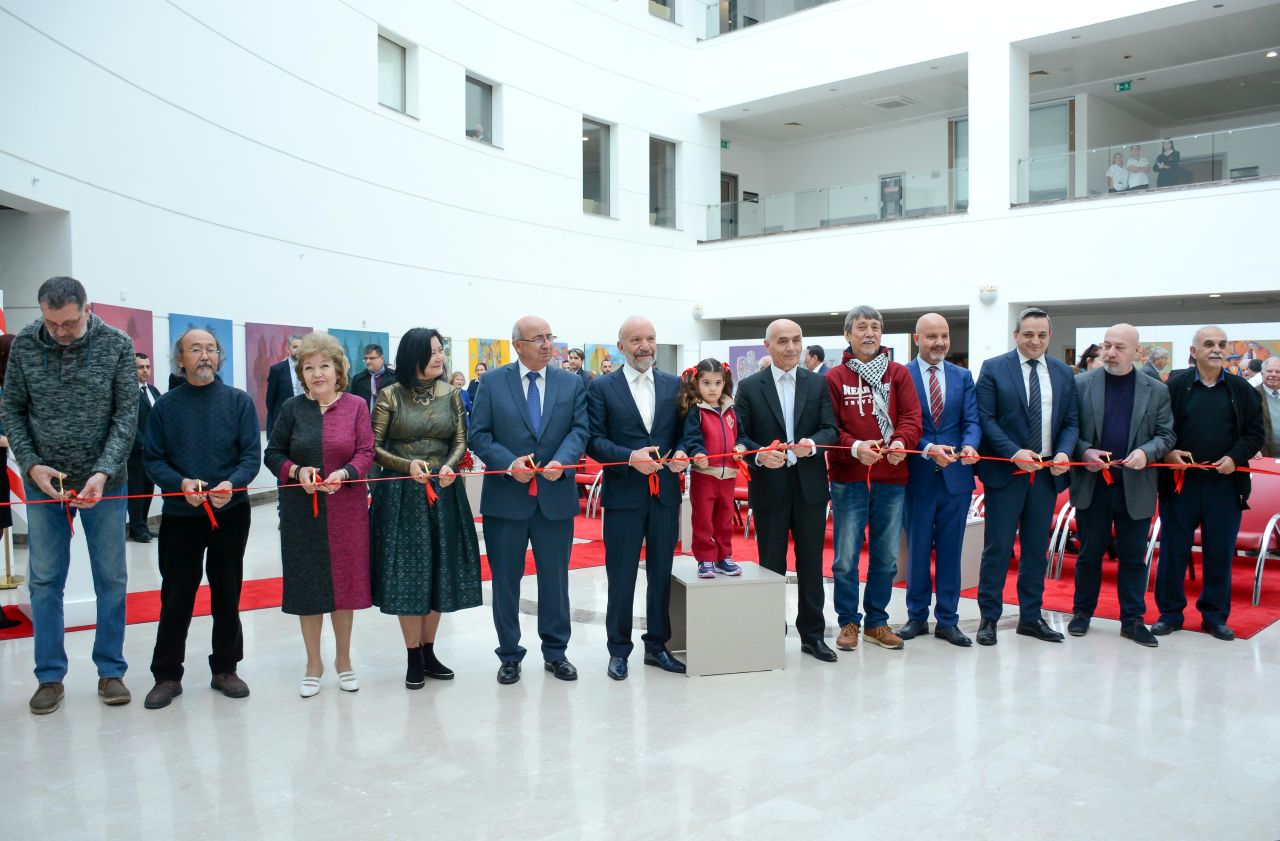 Kazakistan Ressamlarının Kıbrıs Modern Sanat Müzesi İçin Özel Olarak Hazırladığı 40 Eserden Oluşan Resim Sergisi Milli Eğitim ve Kültür Bakanı Cemal Özyiğit Tarafından Açıldı…