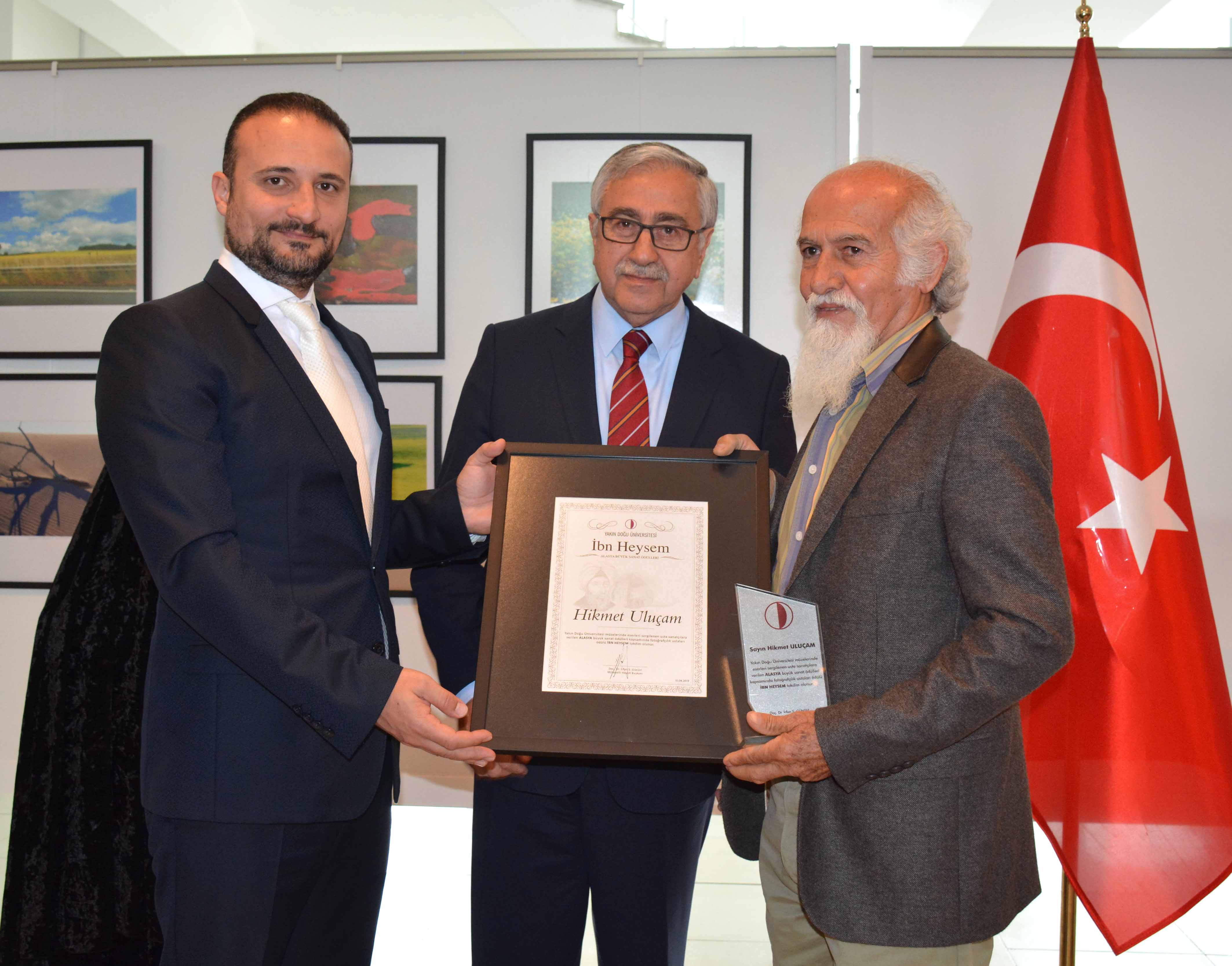 Sanatçı Hikmet Uluçam’ın 190 Eserinden Oluşan “Adanın Renkleri ve Şekilleri” Adlı Fotoğraf Sergisi Cumhurbaşkanı Mustafa Akıncı Tarafından Açıldı…