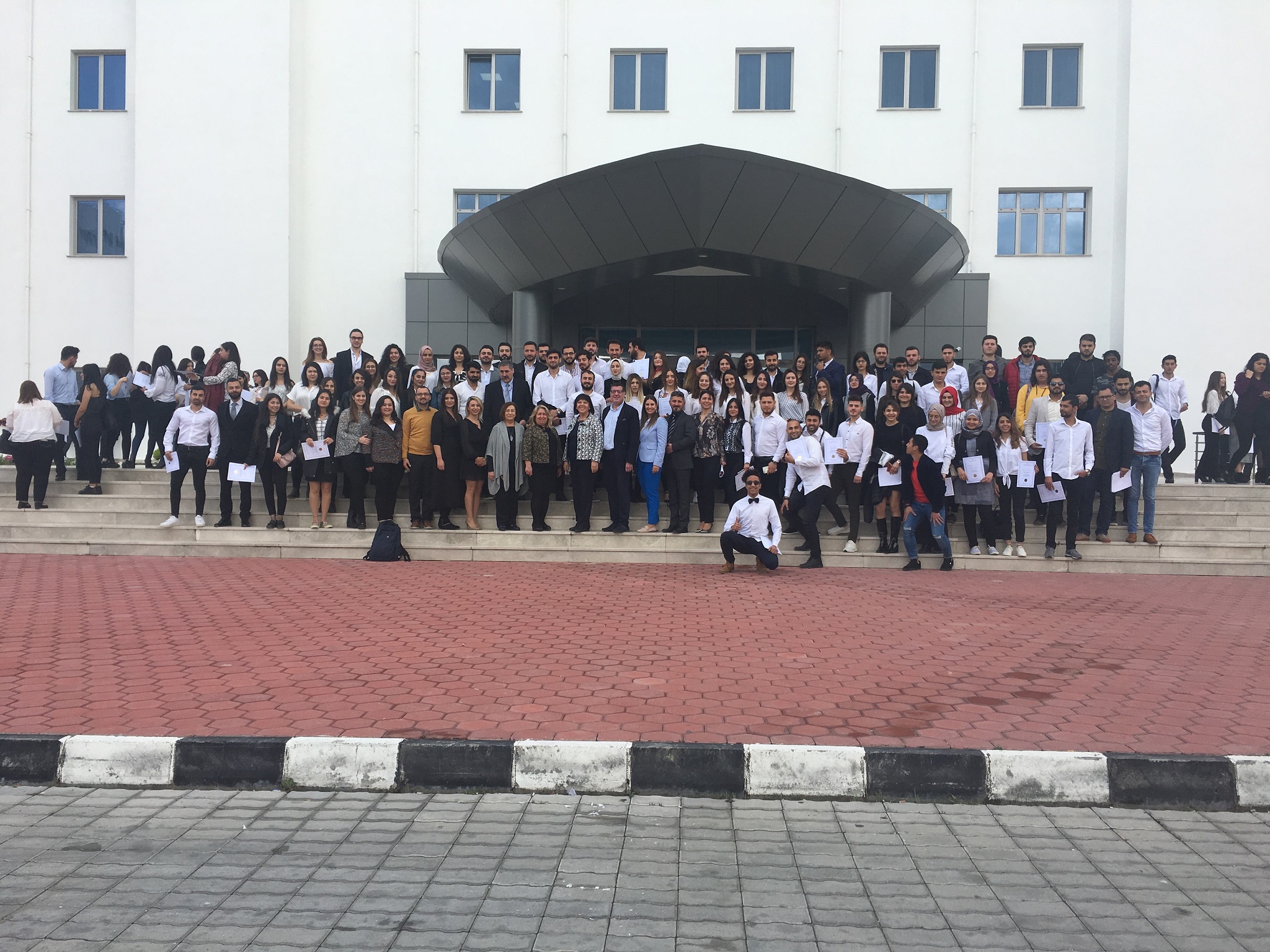 yakin dogu universitesi saglik bilimleri fakultesi nde 435 ogrenciye yuksek seref ve seref belgesi takdim edildi yakin dogu universitesi i neu edu tr