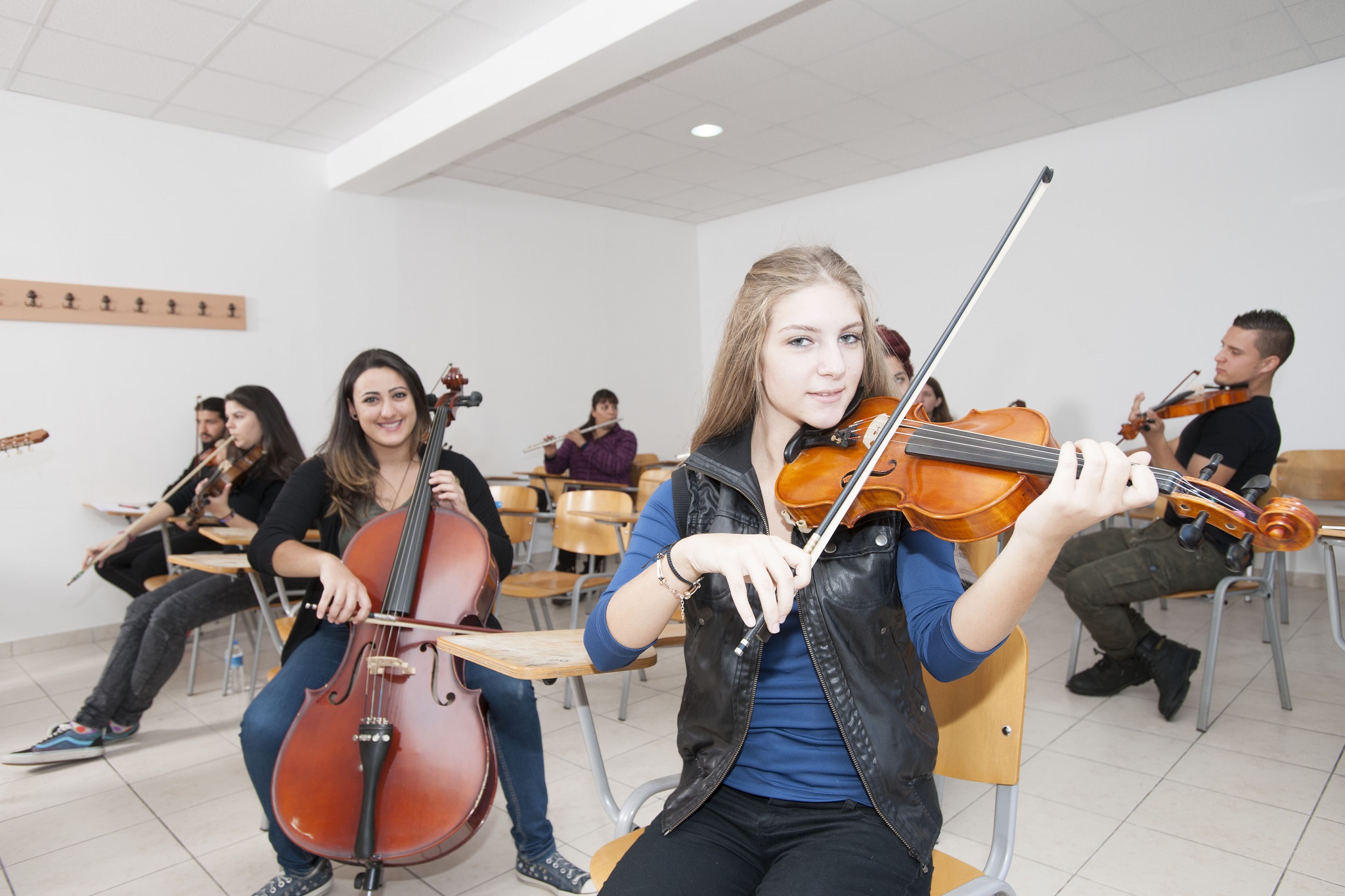 Yakın Doğu Üniversitesi Müzik Öğretmenliği Anabilim Dalı; 2019-2020 öğretim yılı Lisans, Yüksek Lisans ve Doktora Programlarına Yetenek Sınavı İle Öğrenci Alınacak