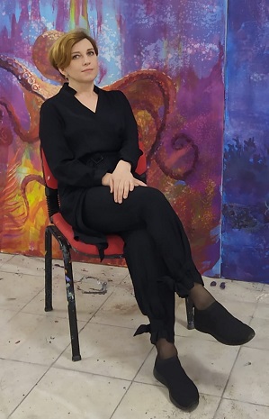 Artist Valentina Mukhacheva painted the historical and touristic places of Cyprus; the Sunken Ship in Kyrenia, St. Nicholas Cathedral (Lala Mustafa Pasha Mosque) in Famagusta and the caretta caretta which is a symbol of the Turkish Republic of Northern Cyprus, for the Cyprus Museum of Modern Arts